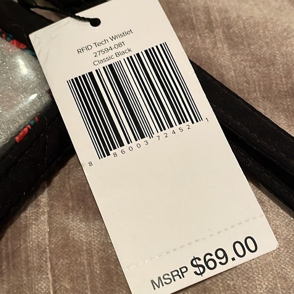 New! Vera Bradley Wristlet RFID Tech Full Size Wallet Wristlet - Picture 8 of 11